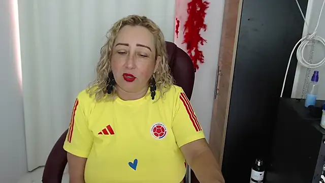 Mature 2025 online show from 06-17-26, 03:46