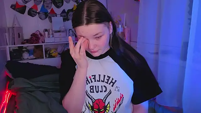 milliedoll online show from 12-19-25, 03:02