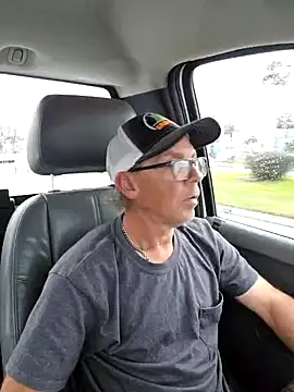 chris8827 online show from 12-28-24, 01:59