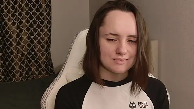 Luna Loveee online show from 11-20-25, 03:50