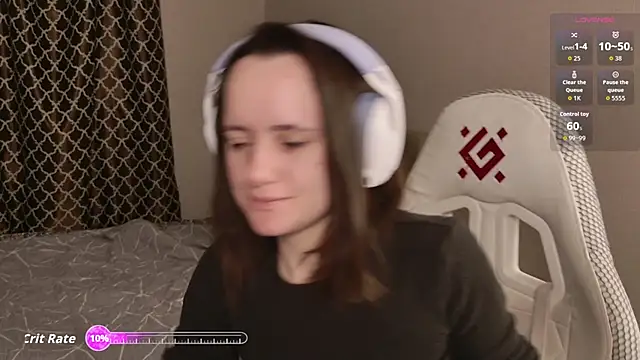 Luna Loveee online show from 02-05-26, 03:55