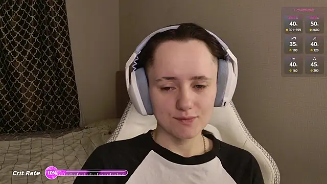 Luna Loveee online show from 02-11-26, 03:55