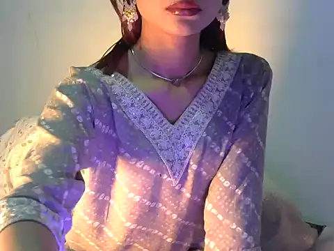  luckylips online show from 03-21-26, 11:48