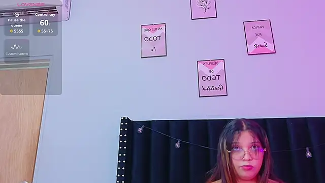 innocenthazel online show from 10-19-25, 12:06