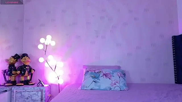 innocenthazel online show from 04-09-26, 02:55