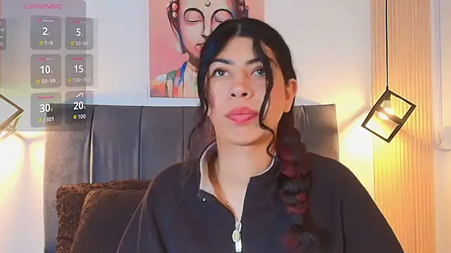 Snapshot of Cassie_bloom chatting on 11-19-25, 08:09 Cassie bloom online show from 11-19-25, 08:09