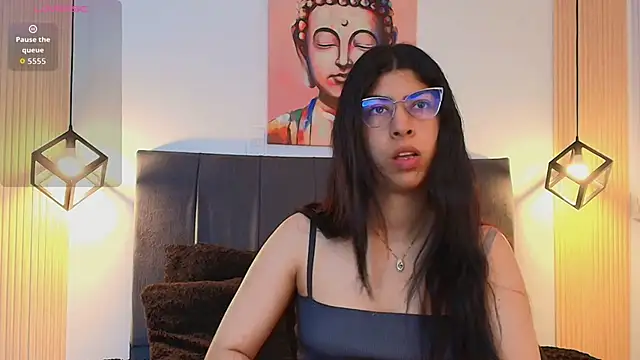 Snapshot of Cassie_bloom chatting on 11-27-25, 08:11 Cassie bloom online show from 11-27-25, 08:11