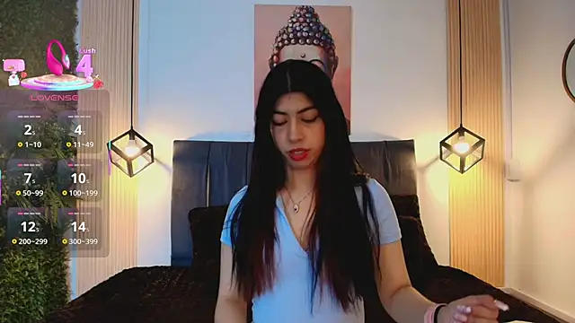 Snapshot of Cassie_bloom chatting on 12-03-25, 08:51 Cassie bloom online show from 12-03-25, 08:51