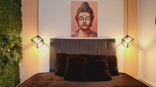 Snapshot of Cassie_bloom chatting on 12-18-25, 08:37 Cassie bloom online show from 12-18-25, 08:37