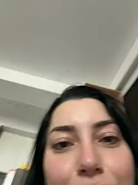 Mia Splash online show from 04-17-26, 06:05