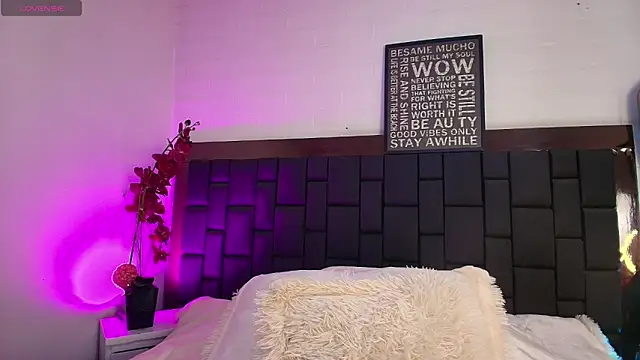 Lexi Howard  online show from 12-15-25, 02:16