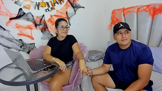 Snapshot of Couple_fantasies69 chatting on 10-24-25, 12:08 Couple fantasies69 online show from 10-24-25, 12:08