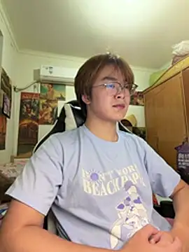 Snapshot of Anson0722 chatting on 06-10-26, 01:54 Anson0722 online show from 06-10-26, 01:54