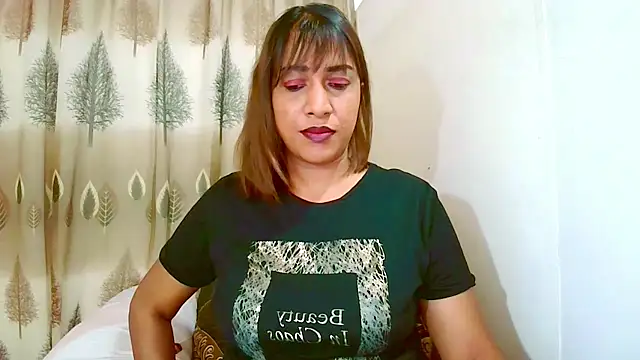 Snapshot of Indian_Erotic69 chatting on 07-08-26, 04:50 Indian Erotic69 online show from 07-08-26, 04:50