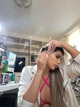 Snapshot of Bella_Posh chatting on 01-17-26, 11:59 Bella Posh online show from 01-17-26, 11:59