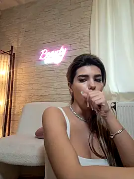 Snapshot of Bella_Posh chatting on 02-01-26, 07:18 Bella Posh online show from 02-01-26, 07:18