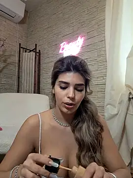 Snapshot of Bella_Posh chatting on 02-07-26, 09:13 Bella Posh online show from 02-07-26, 09:13