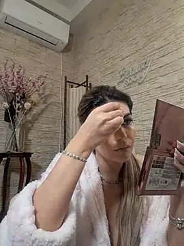 Snapshot of Bella_Posh chatting on 02-11-26, 07:46 Bella Posh online show from 02-11-26, 07:46