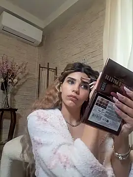 Snapshot of Bella_Posh chatting on 02-21-26, 07:53 Bella Posh online show from 02-21-26, 07:53