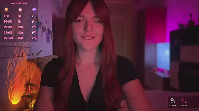 Snapshot of CherryRed_Girl chatting on 02-11-26, 08:36 CherryRed Girl online show from 02-11-26, 08:36