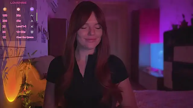 Snapshot of CherryRed_Girl chatting on 02-12-26, 10:05 CherryRed Girl online show from 02-12-26, 10:05