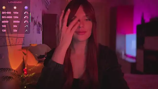 CherryRed Girl online show from 04-15-26, 07:58