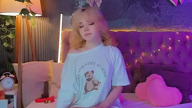 EmilyAngells online show from 04-02-26, 05:49