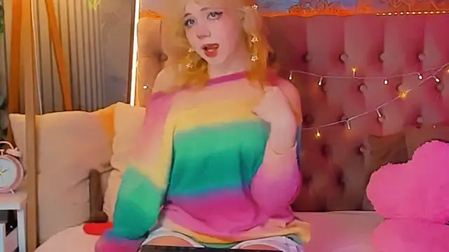 EmilyAngells online show from 04-13-26, 06:19