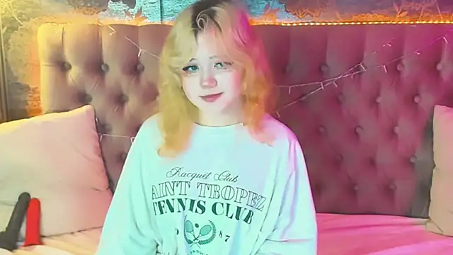EmilyAngells online show from 05-22-26, 06:09