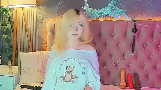 EmilyAngells online show from 08-03-26, 09:04