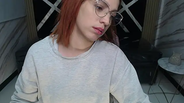 Snapshot of Angeles_v chatting on 03-08-25, 01:50 Angeles v online show from 03-08-25, 01:50