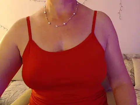 Snapshot of YourfantasyGiuly chatting on 06-02-26, 07:27 YourfantasyGiuly online show from 06-02-26, 07:27