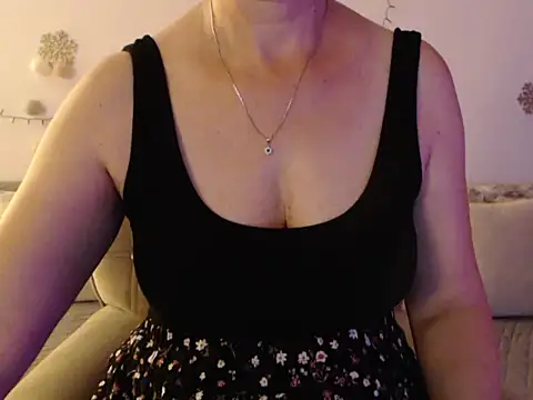 Snapshot of YourfantasyGiuly chatting on 07-01-26, 06:37 YourfantasyGiuly online show from 07-01-26, 06:37