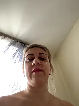 Lusi Luxary online show from 11-13-25, 05:17