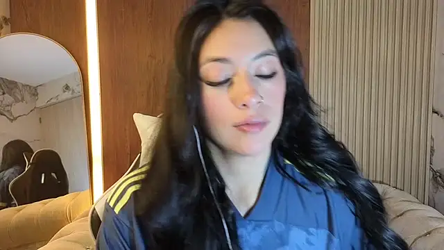 Snapshot of Isabella_Collen_v chatting on 07-03-26, 01:06 Isabella Collen v online show from 07-03-26, 01:06