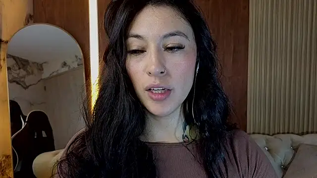 Snapshot of Isabella_Collen_v chatting on 07-16-26, 01:06 Isabella Collen v online show from 07-16-26, 01:06