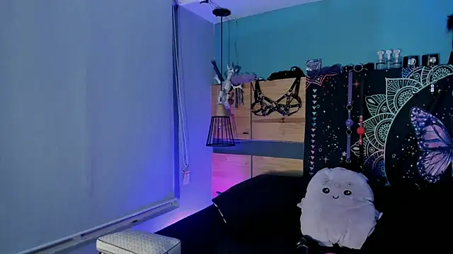 ChloeAllennn online show from 05-18-26, 11:21