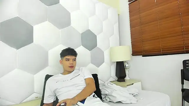 Axel Forte online show from 02-07-26, 01:04