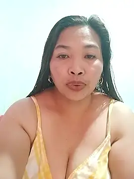 Snapshot of Sweet_fatty18 chatting on 05-31-26, 04:20 Sweet fatty18 online show from 05-31-26, 04:20