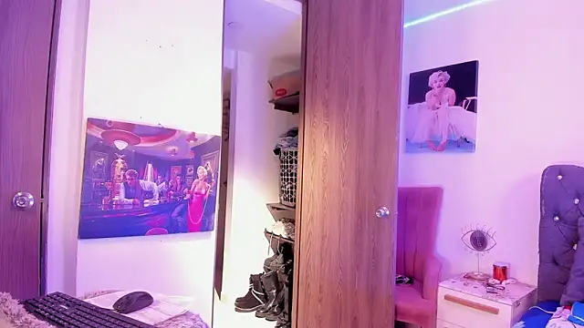 ScarletThompsonx online show from 09-20-25, 10:44