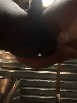 Snapshot of BttmGuy01 chatting on 10-18-25, 01:23 BttmGuy01 online show from 10-18-25, 01:23