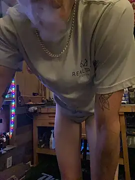 Polaroid White online show from 10-28-25, 08:18