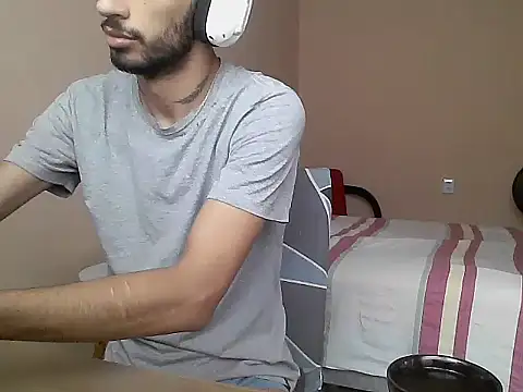 Snapshot of iendriw chatting on 03-17-25, 12:57 iendriw online show from 03-17-25, 12:57