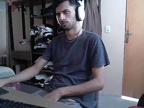 Snapshot of iendriw chatting on 03-19-25, 06:12 iendriw online show from 03-19-25, 06:12