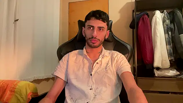 Snapshot of iendriw chatting on 09-16-25, 01:39 iendriw online show from 09-16-25, 01:39