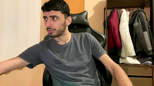 Snapshot of iendriw chatting on 10-03-25, 11:46 iendriw online show from 10-03-25, 11:46