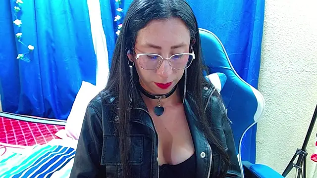 Snapshot of Gia_leinn chatting on 04-22-26, 12:24 Gia leinn online show from 04-22-26, 12:24