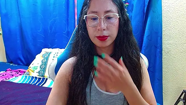 Snapshot of Gia_leinn chatting on 05-16-26, 07:34 Gia leinn online show from 05-16-26, 07:34