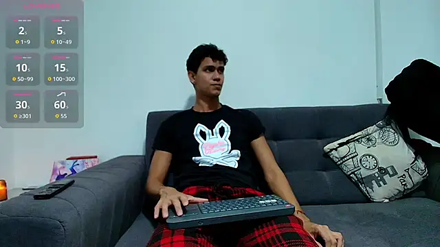 Snapshot of Maximiliano__Fire chatting on 04-21-26, 03:24 Maximiliano Fire online show from 04-21-26, 03:24