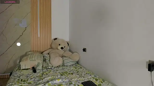 flor herrera01 online show from 04-01-26, 07:09